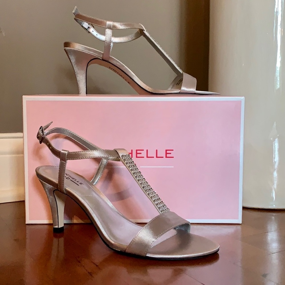 Michelle D T-Strap Rhinestone Sandals 8 M NEW